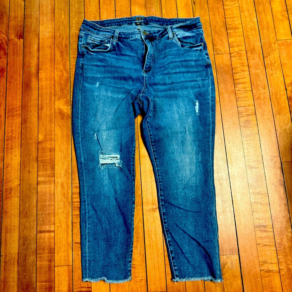 Kut from the Kloth Crop Straight Leg